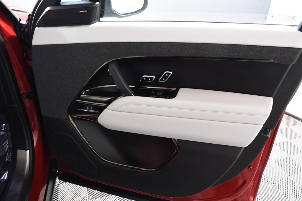 Used 2023 Land Rover Range Rover Sport SE AWD/4WD image 17
