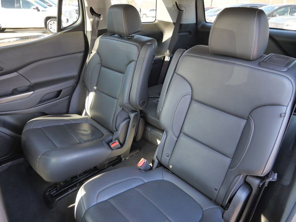 Used 2023 GMC Acadia SLT image 25