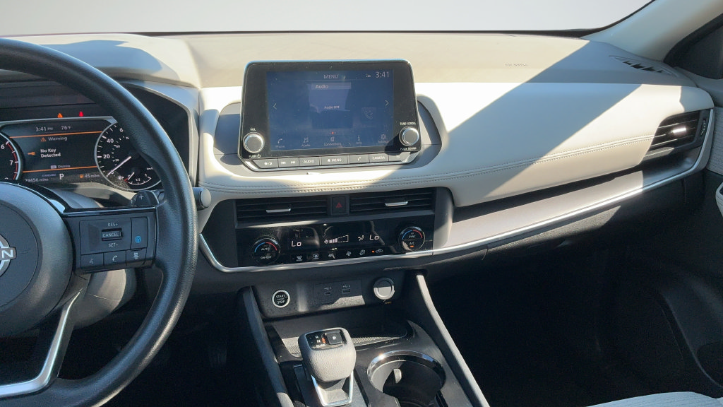 Used 2023 Nissan Rogue SV FWD image 8