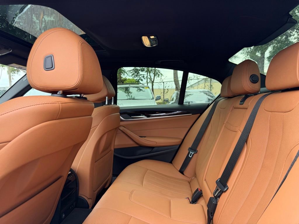 Used 2022 BMW 530e RWD image 26