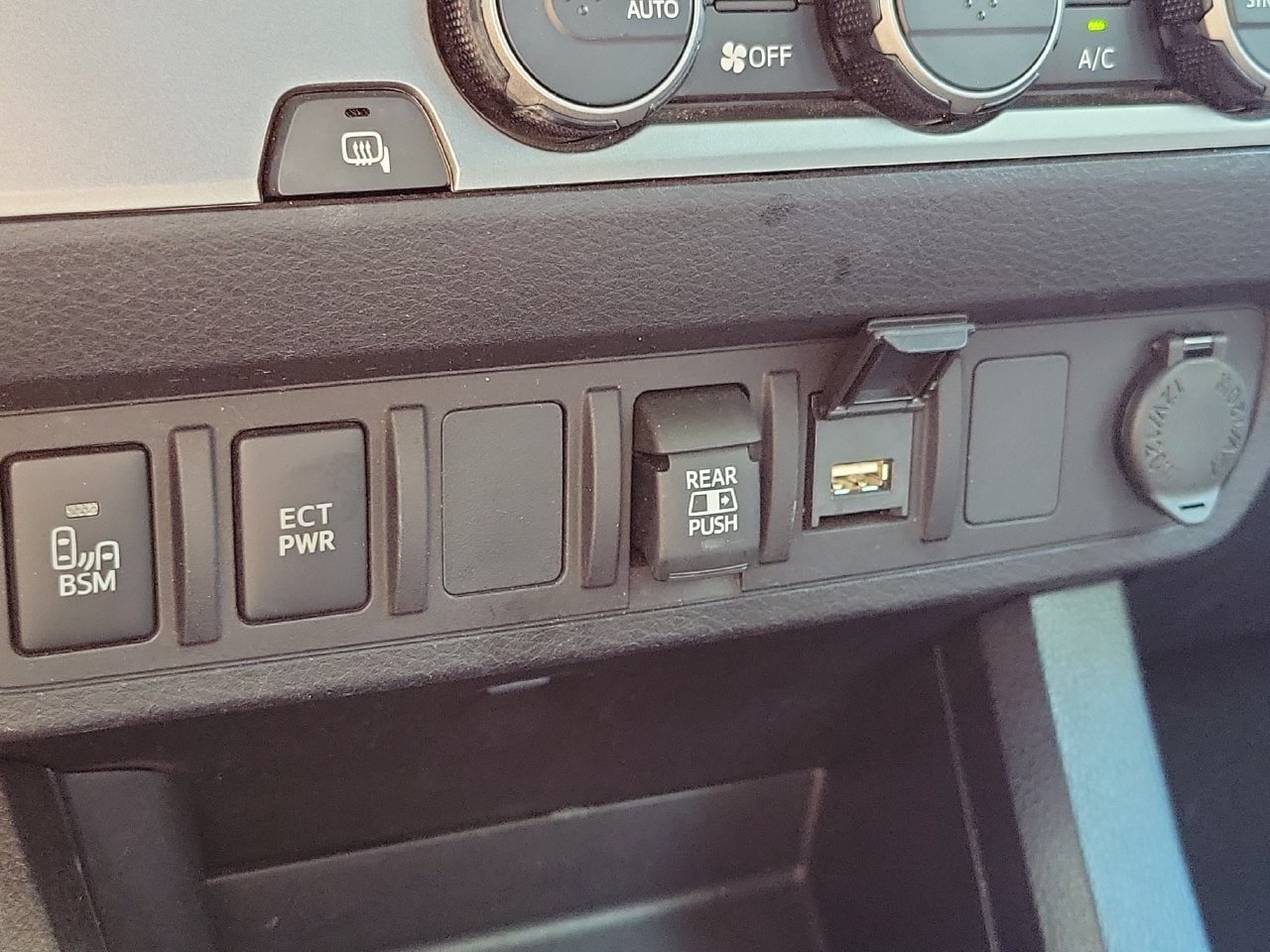 Used 2022 Toyota Tacoma SR5 w/ Technology Package RWD image 26