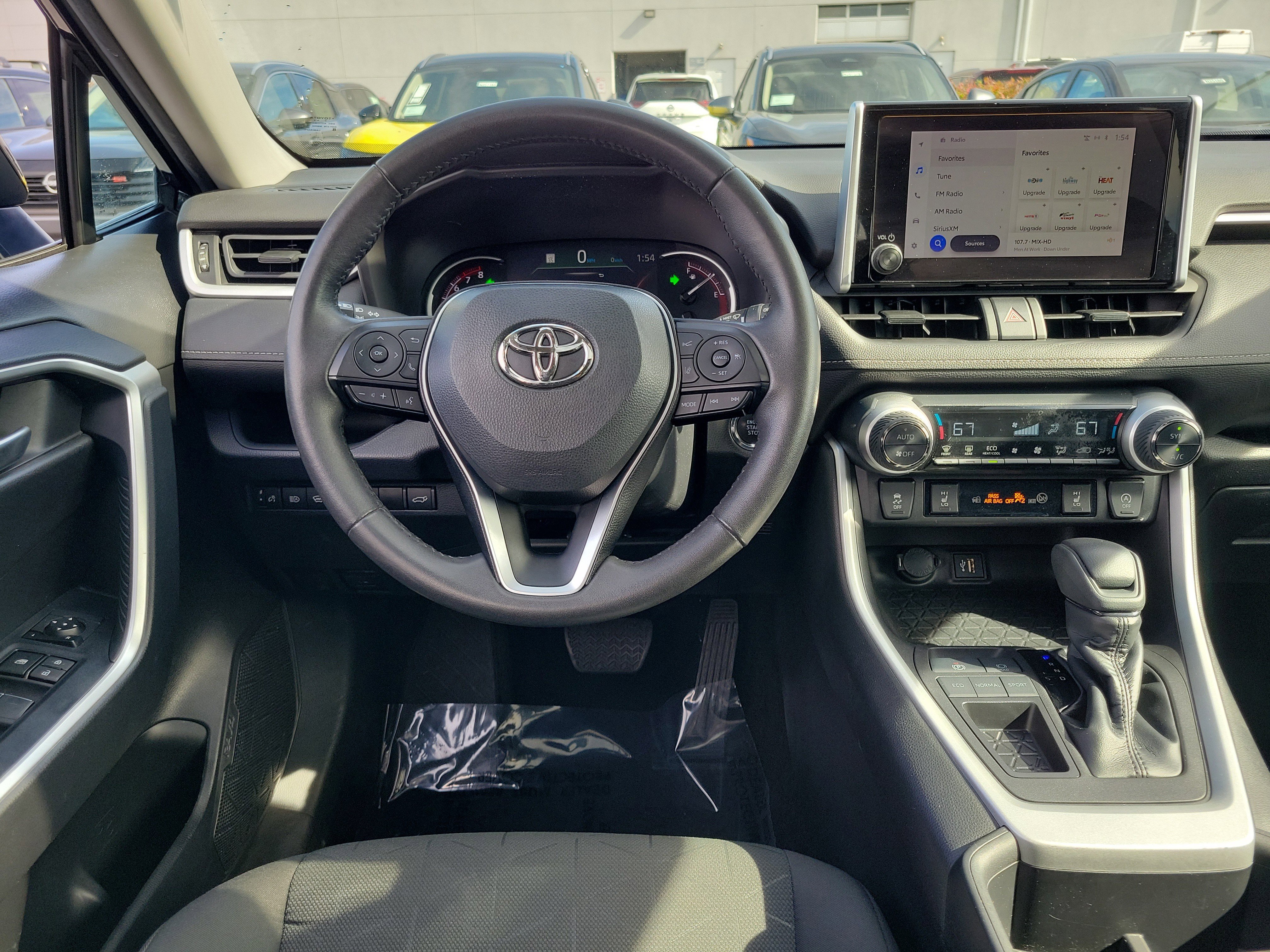 Used 2023 Toyota RAV4 XLE w/ Convenience Package image 10