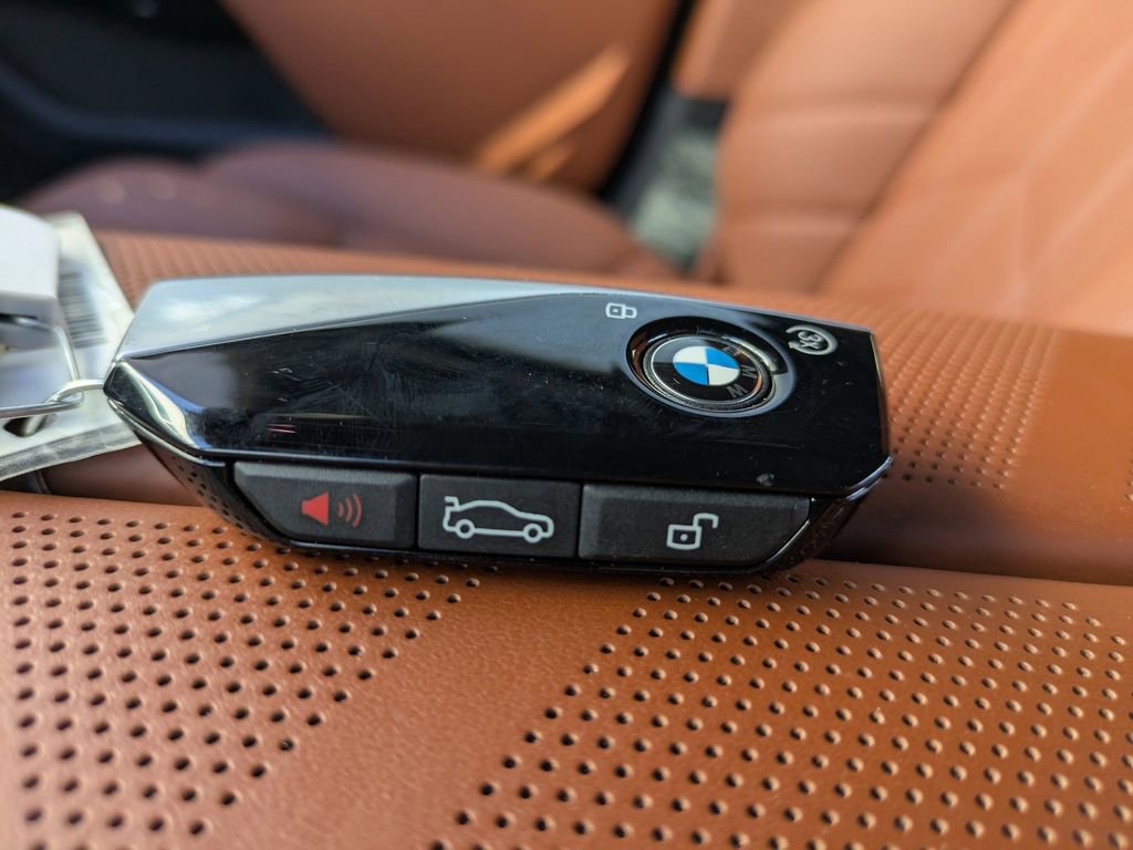 Used 2025 BMW 760i xDrive w/ Executive Package image 26