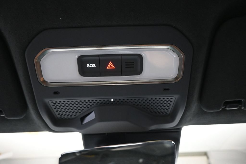 Used 2022 Rivian R1T Adventure AWD/4WD image 24