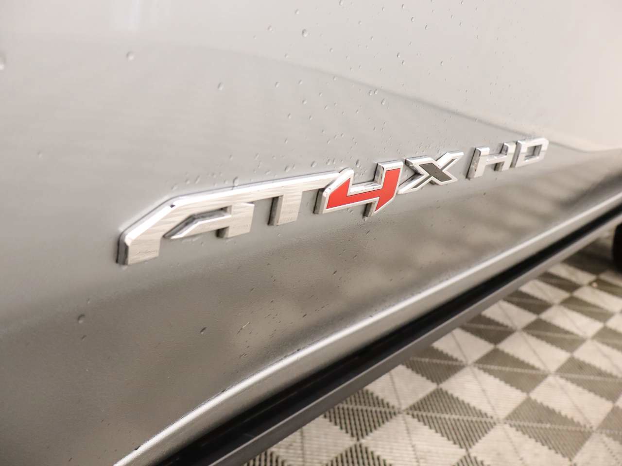 Used 2024 GMC Sierra 2500 AT4X image 8