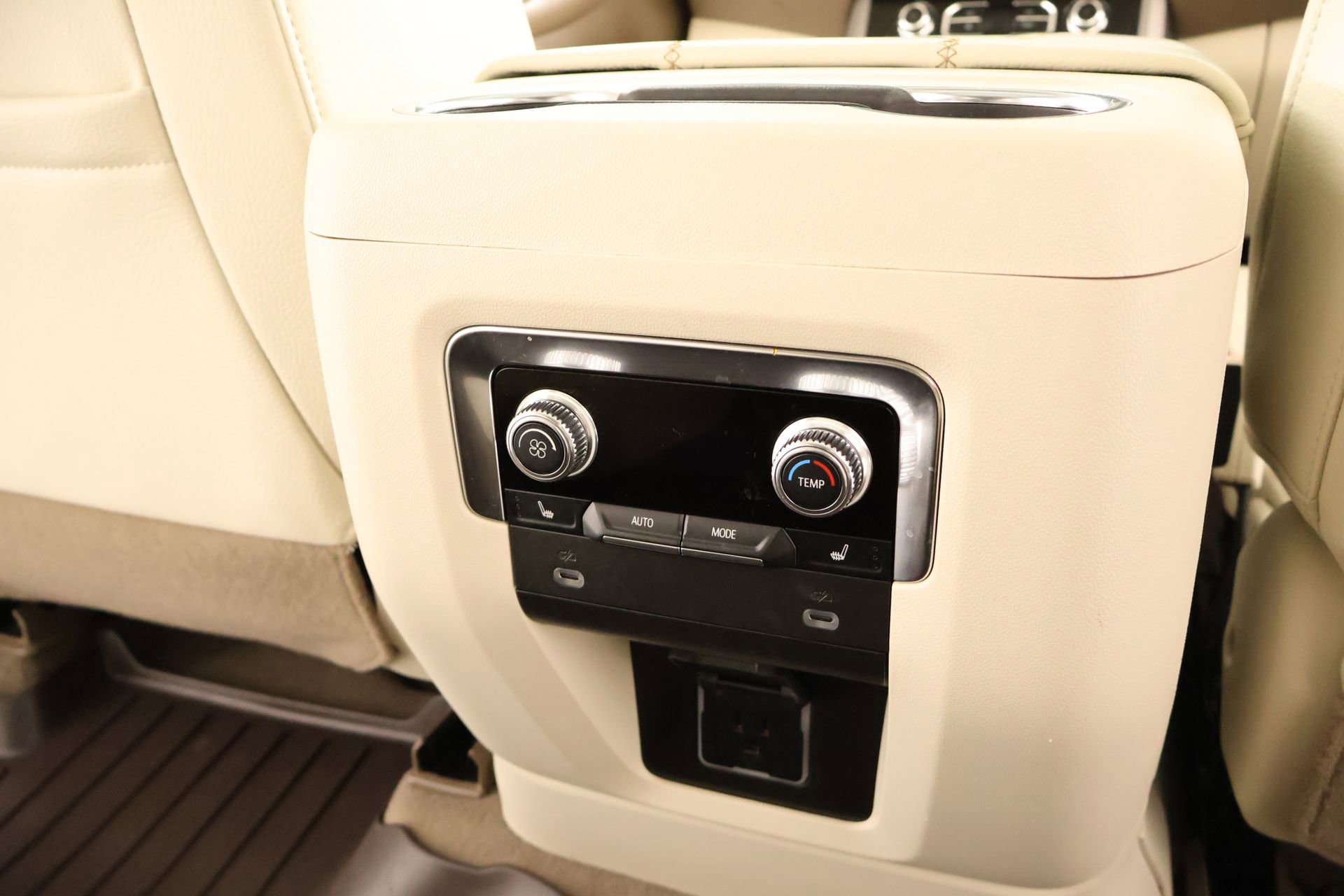 Used 2024 GMC Yukon Denali image 16