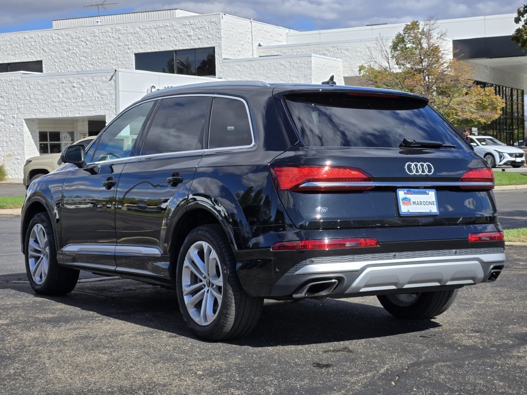 Used 2025 Audi Q7 2.0T Premium w/ Convenience Package AWD/4WD image 3