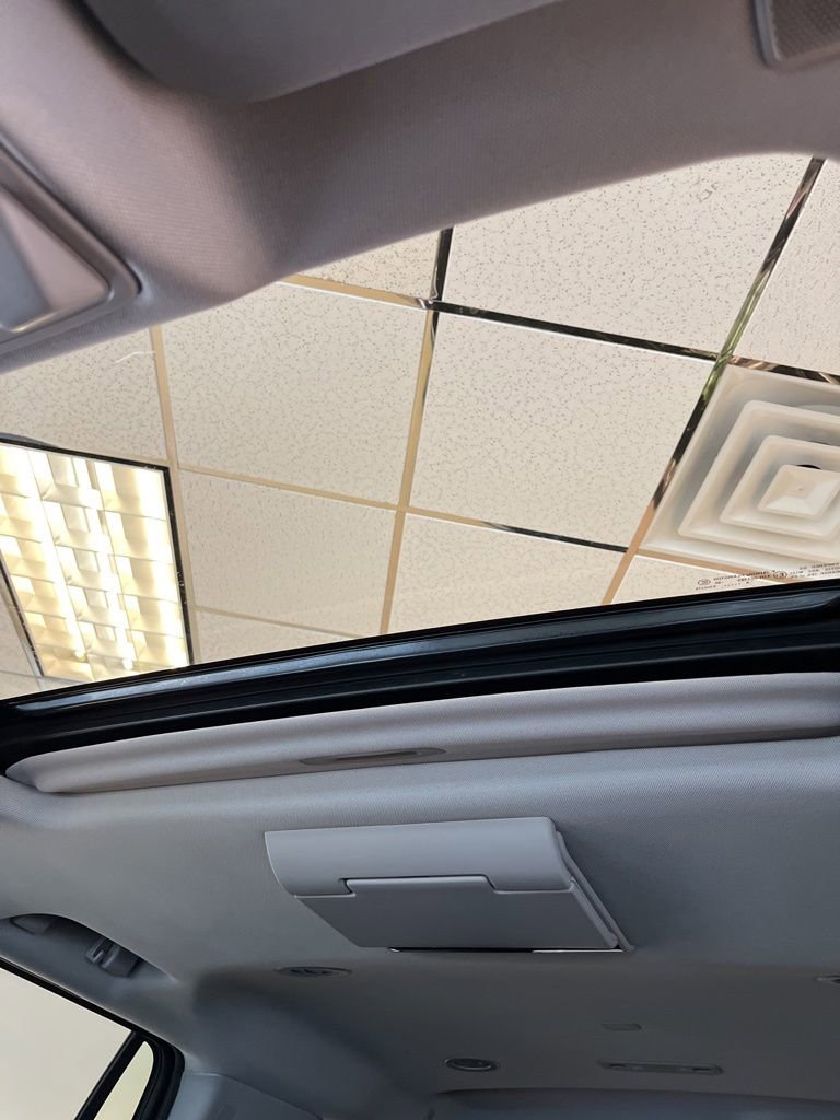Used 2019 Cadillac Escalade Luxury AWD/4WD image 21