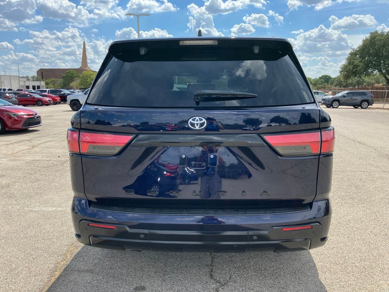 Used 2023 Toyota Sequoia Platinum AWD/4WD image 5