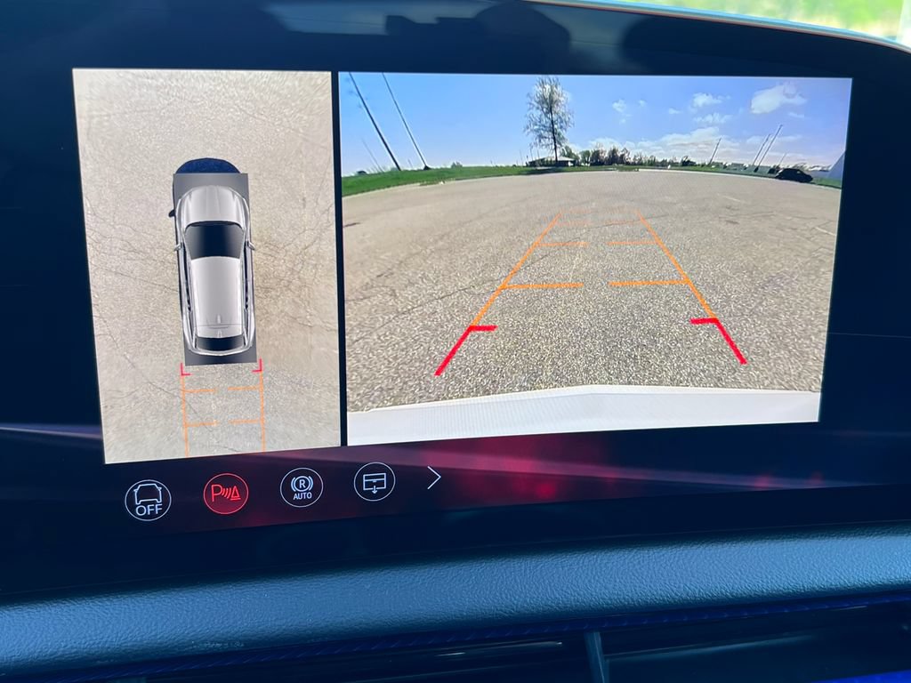 New 2026 Cadillac Optiq V AWD/4WD image 24