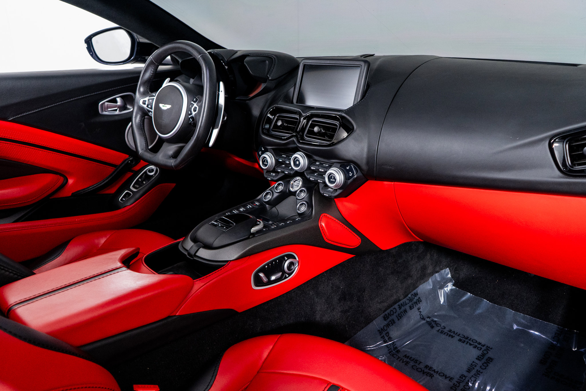 Used 2021 Aston Martin V8 Vantage Roadster image 47