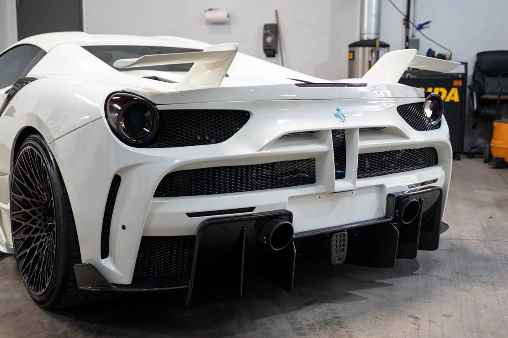 Used 2016 Ferrari 488 Spider RWD image 5