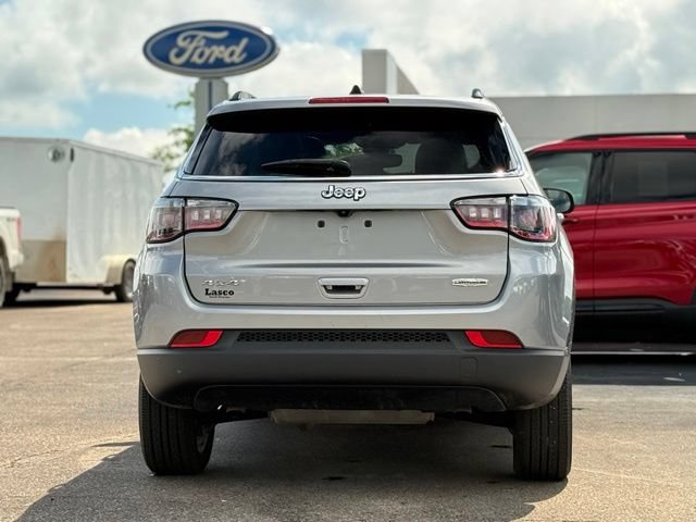Used 2023 Jeep Compass Latitude w/ Sun and Sound Group AWD/4WD image 41
