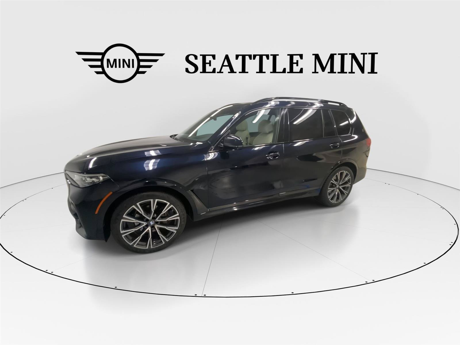 Used 2021 BMW X7 xDrive40i w/ M Sport Package AWD/4WD image 5