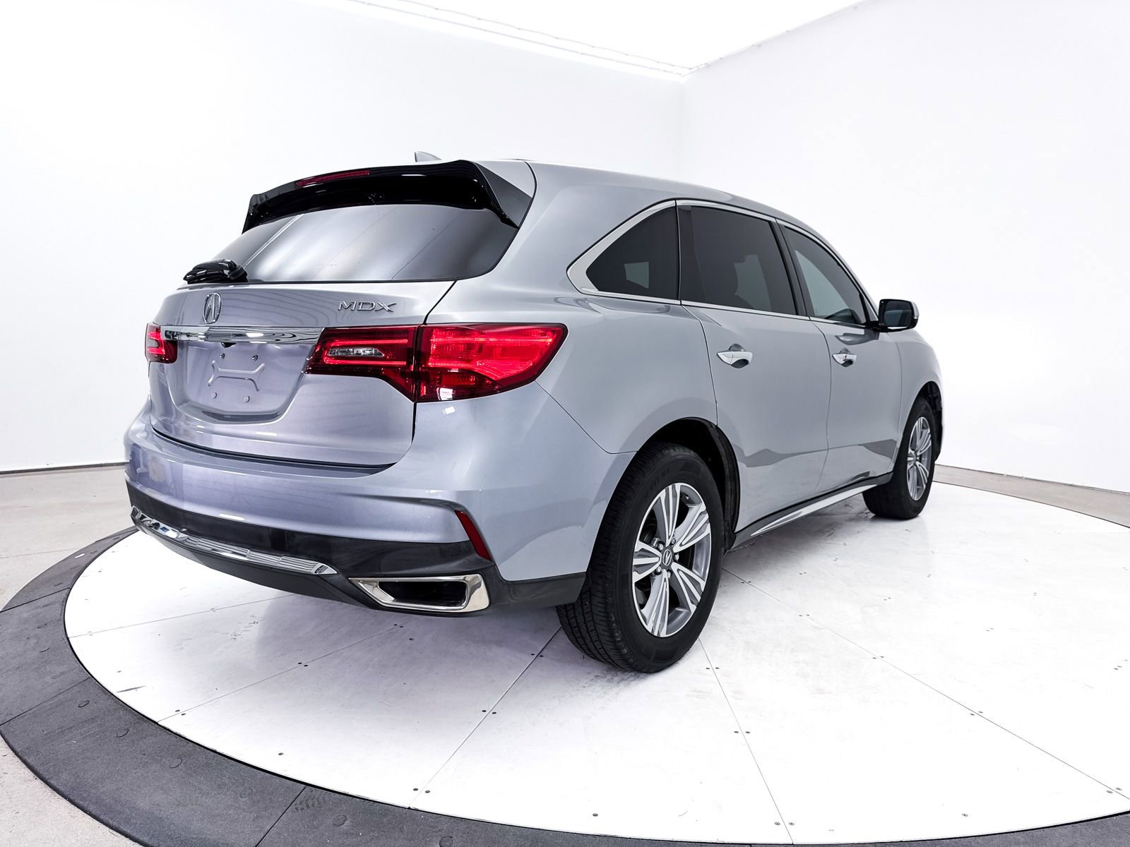 Used 2020 Acura MDX FWD image 16