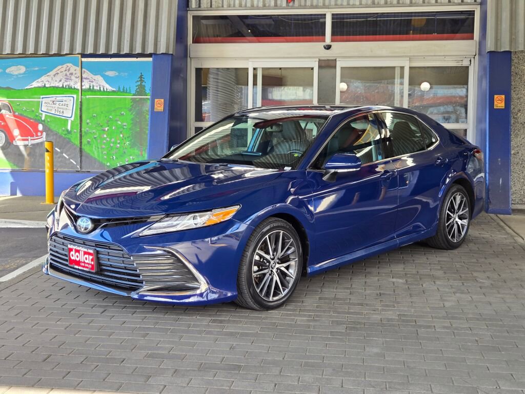 Used 2024 Toyota Camry XLE w/ Cold Weather Package FWD image 1