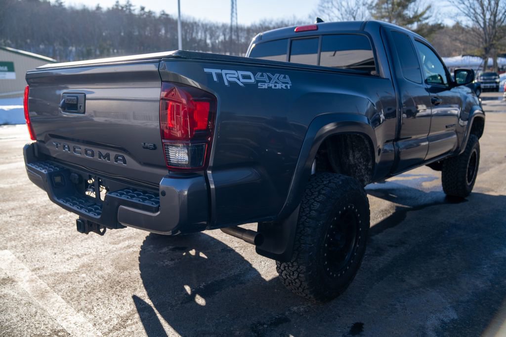 Used 2018 Toyota Tacoma TRD Sport w/ Technology Package image 8