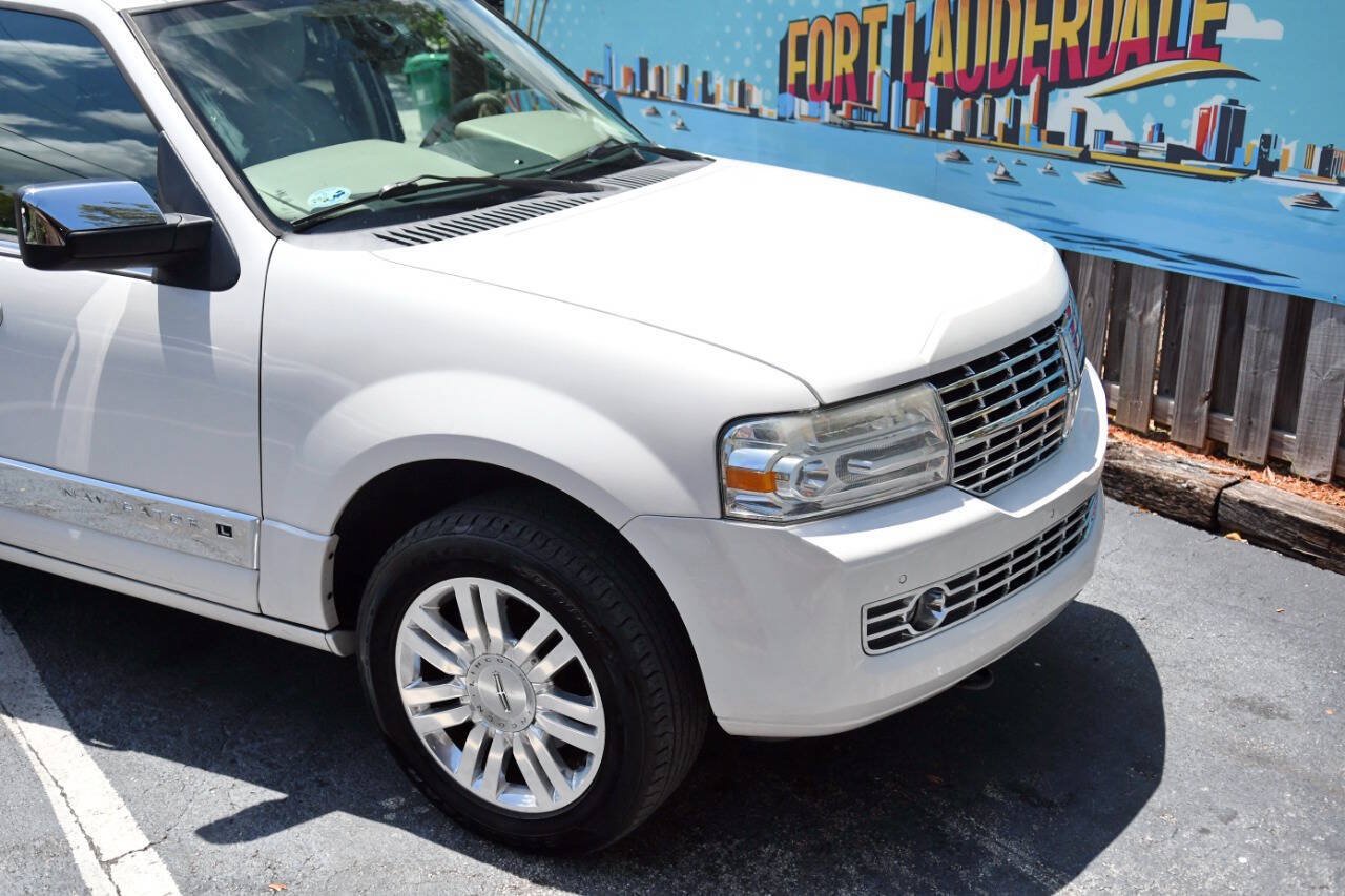 Used 2014 Lincoln Navigator L 2WD image 38