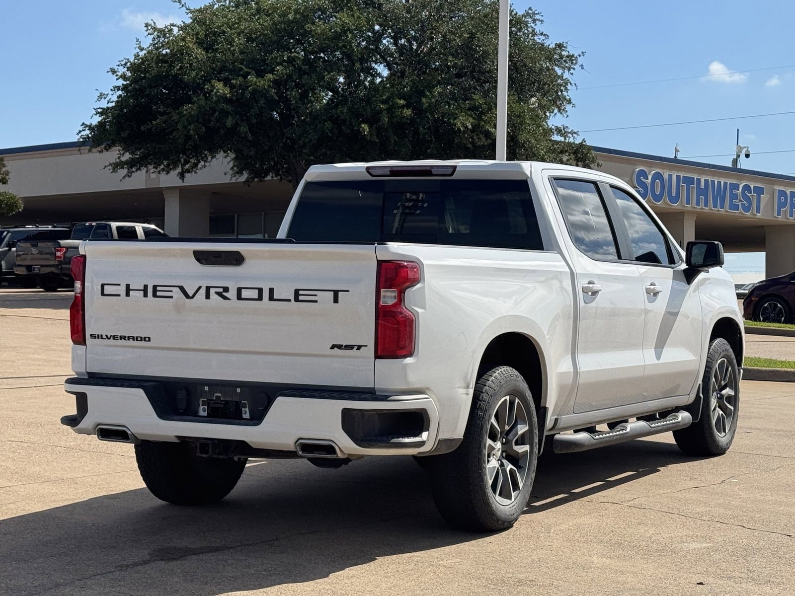 Used 2023 Chevrolet Silverado 1500 RST AWD/4WD image 4