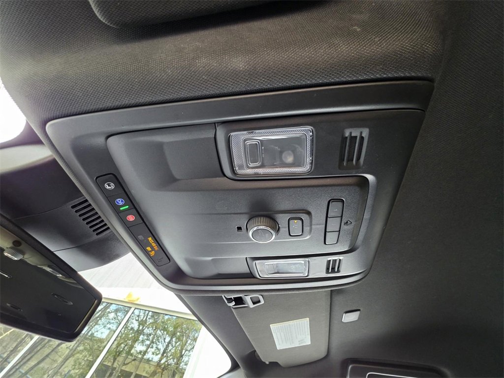 Used 2024 Chevrolet Suburban RST image 30