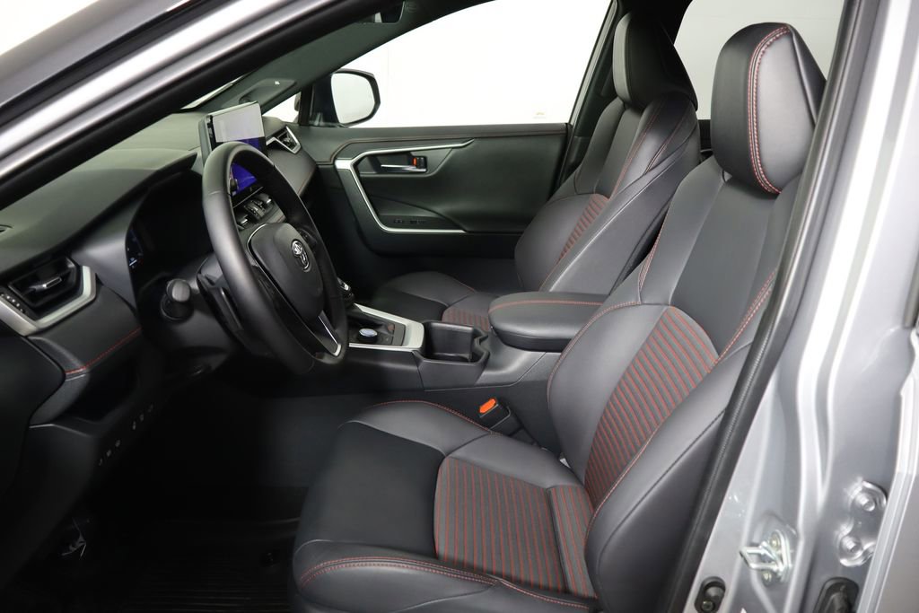 Used 2025 Toyota RAV4 XSE w/ Weather Package AWD/4WD image 14