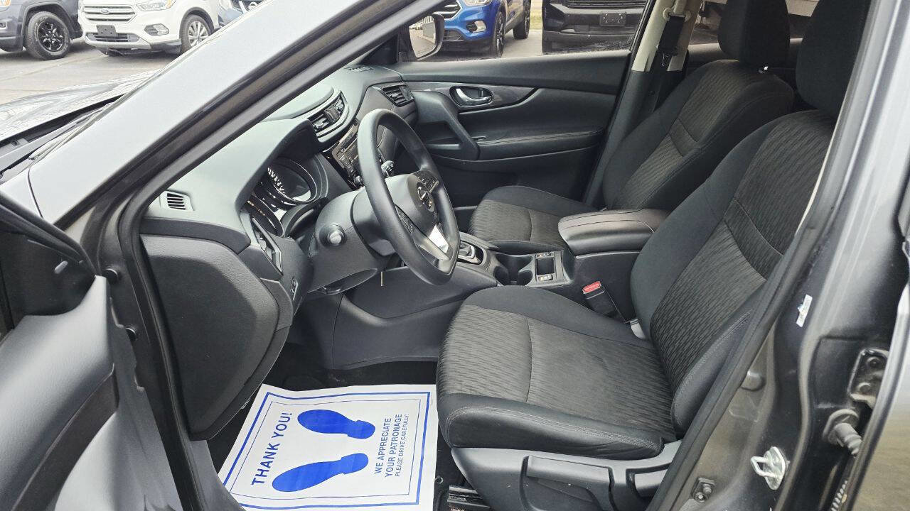 Used 2018 Nissan Rogue SV image 10