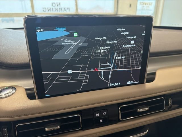 Used 2023 Lincoln Aviator AWD w/ Premium Package image 3