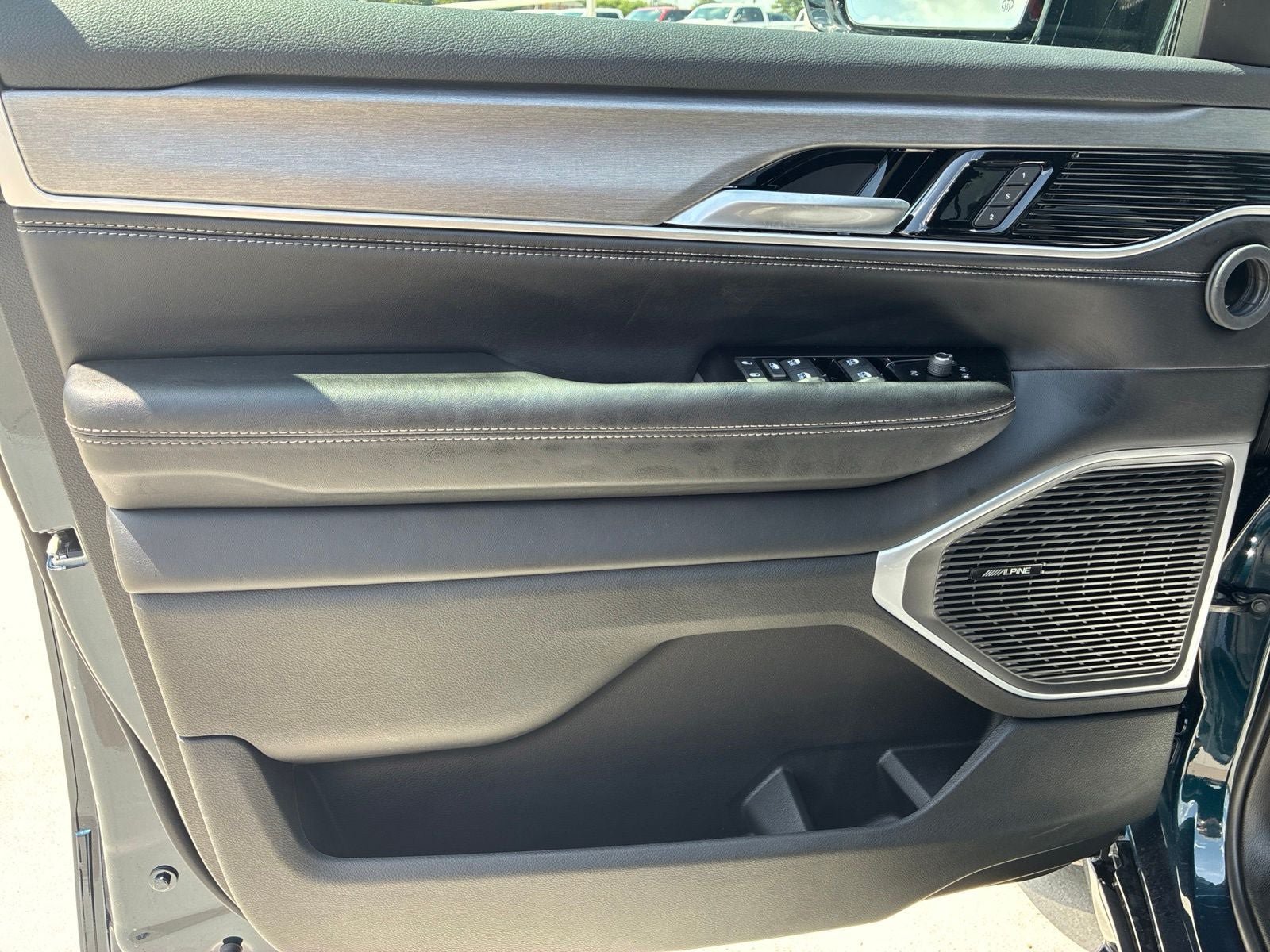 New 2026 Jeep Grand Wagoneer L Limited AWD/4WD image 16