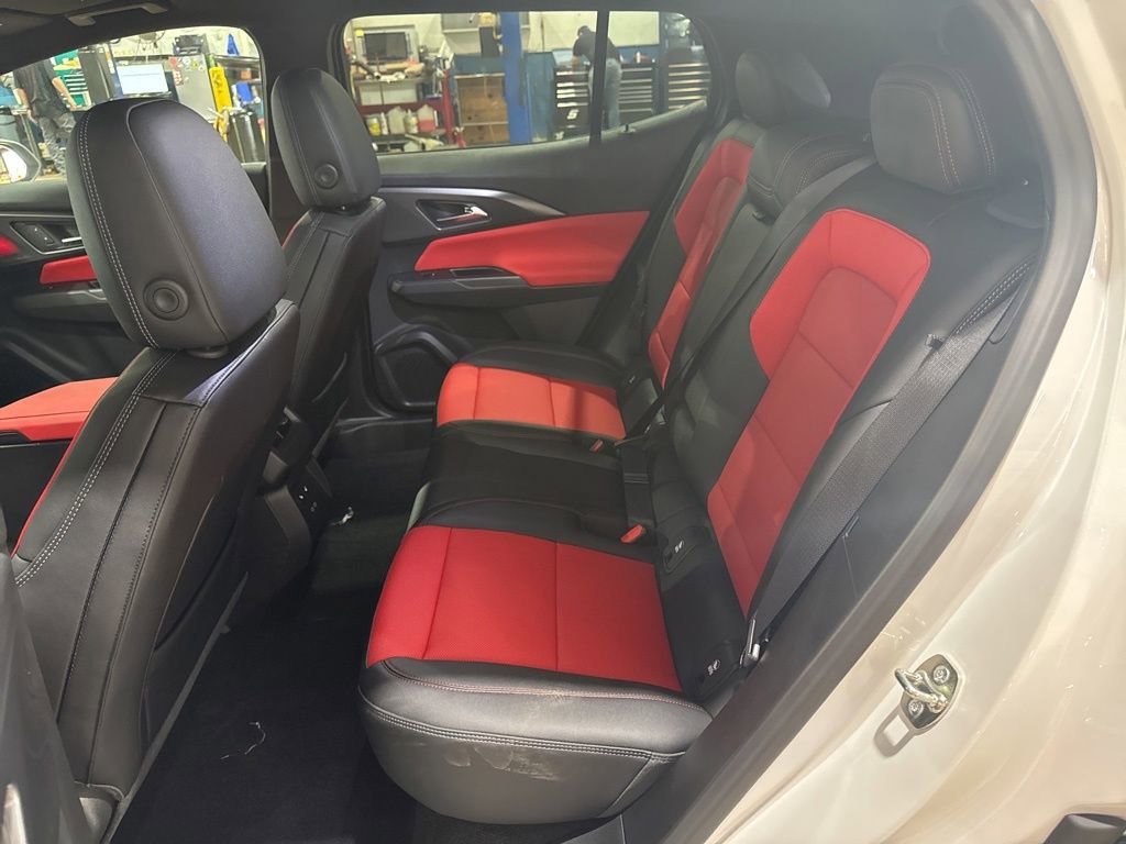 New 2025 Chevrolet Equinox EV RS w/ Convenience Package II FWD image 30