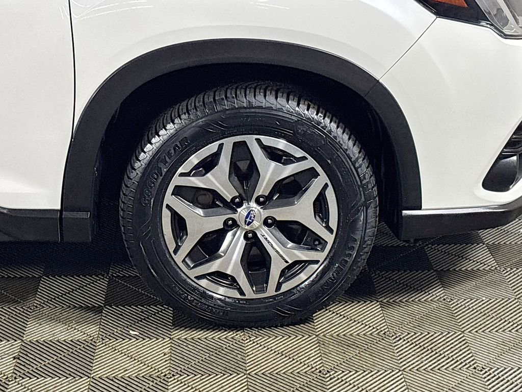 Used 2023 Subaru Forester Premium AWD/4WD image 23