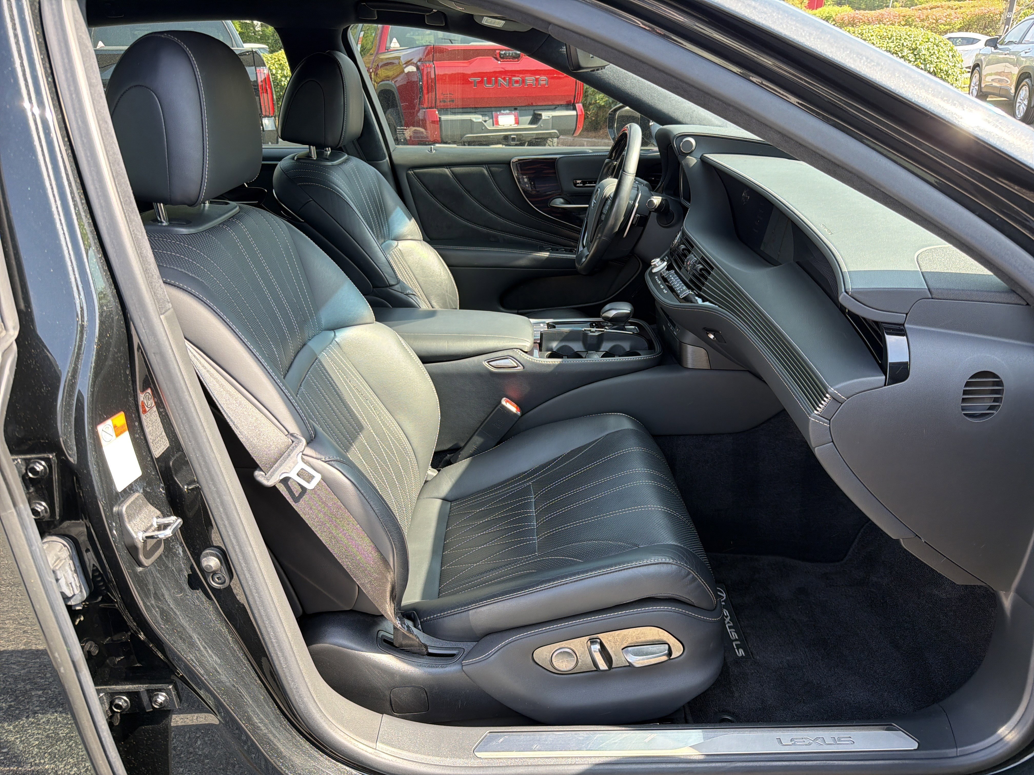 Used 2019 Lexus LS 500 w/ Interior Upgrade Package image 26