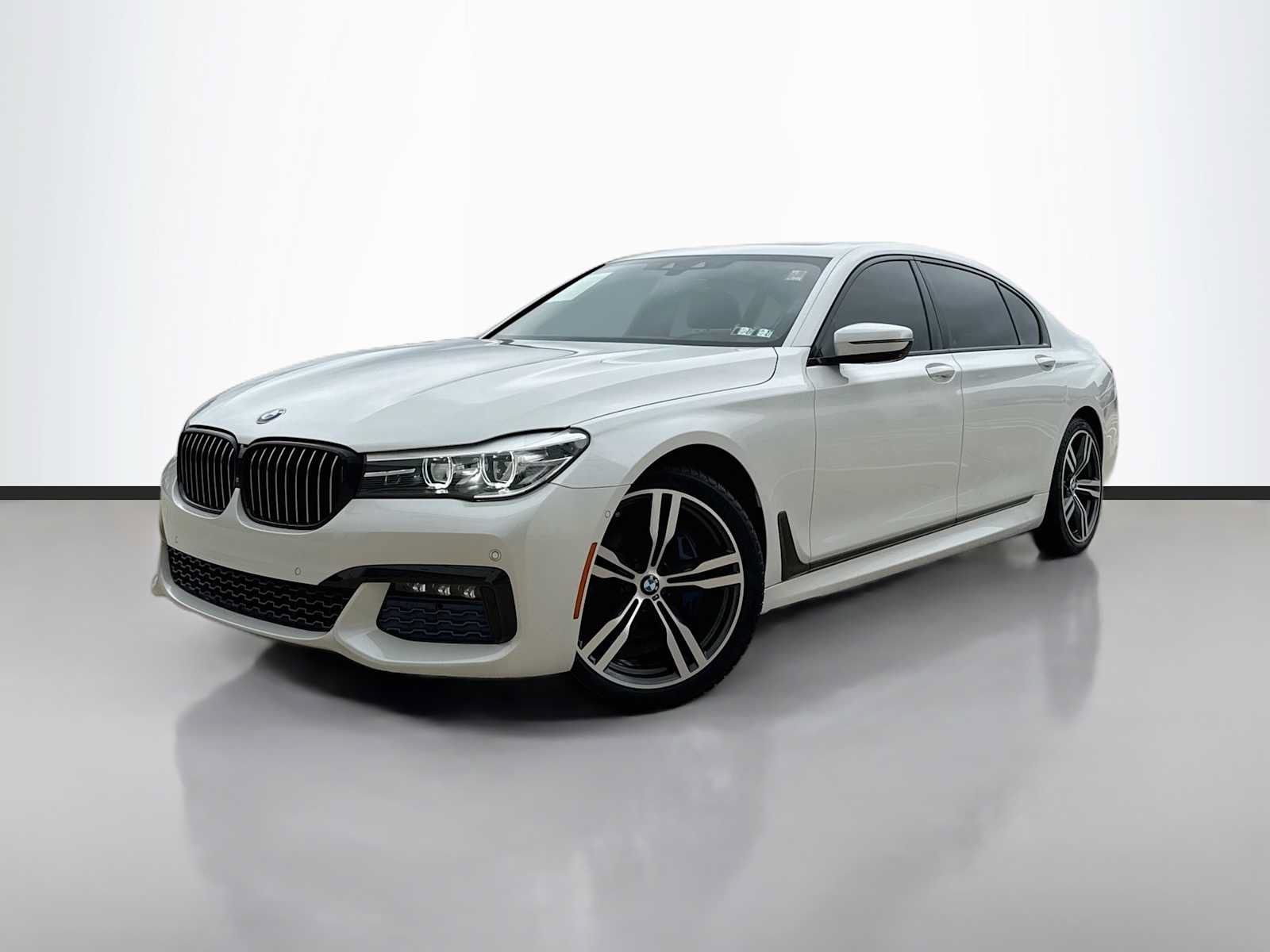 Used 2017 BMW 740i xDrive AWD/4WD image 1
