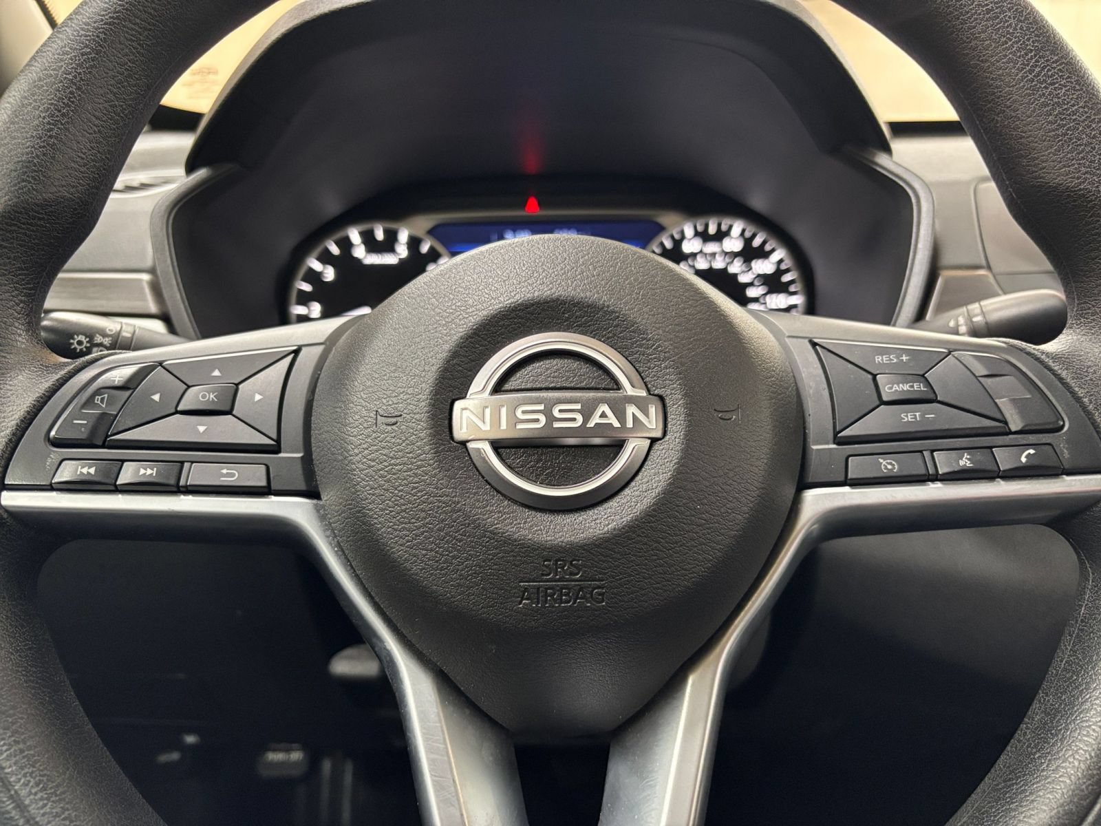 Used 2025 Nissan Altima 2.5 SV FWD image 28