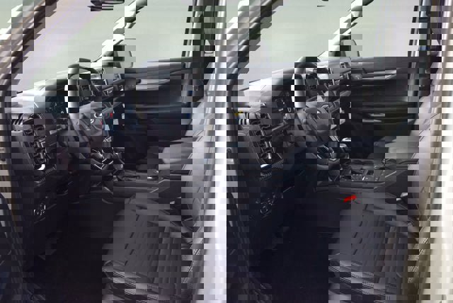 New 2025 Ford Ranger Lariat w/ Black Appearance Package image 6