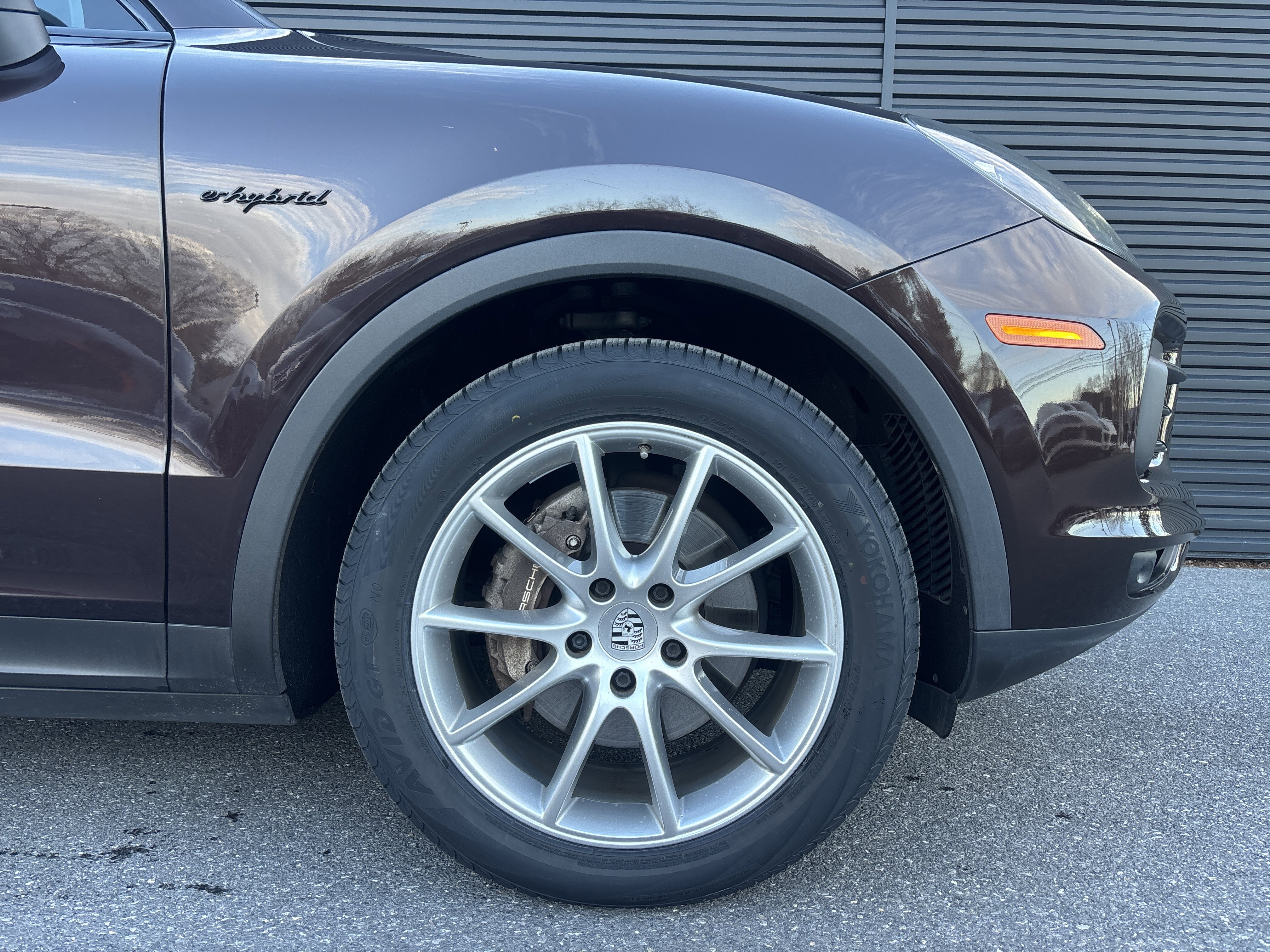 Certified 2022 Porsche Cayenne E-Hybrid image 2