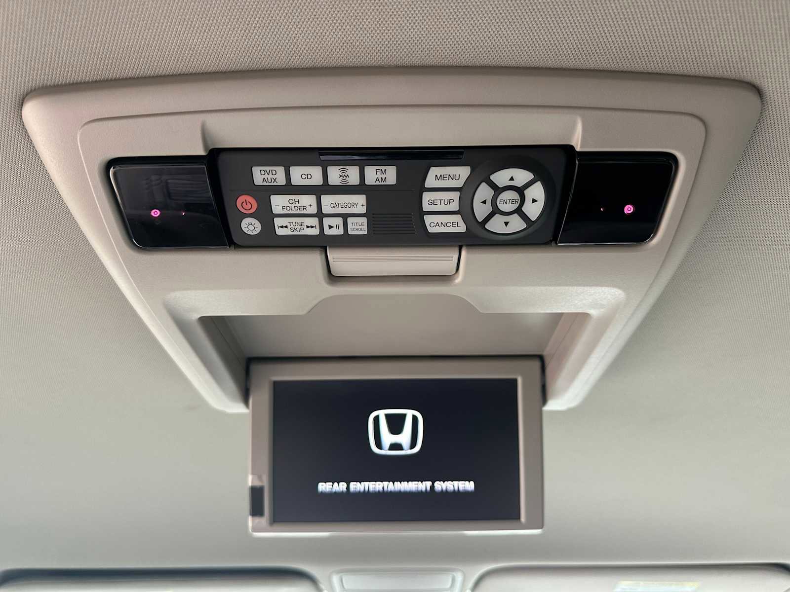 Used 2016 Honda Odyssey SE image 16