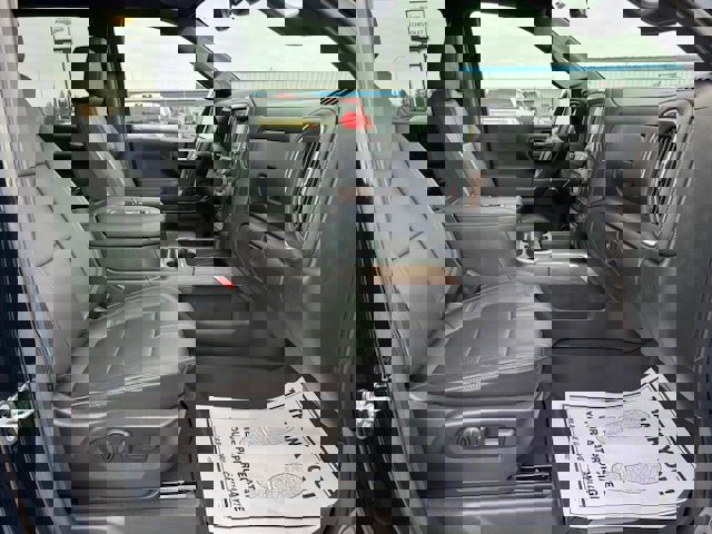 Used 2022 Chevrolet Silverado 1500 High Country w/ Technology Package image 24