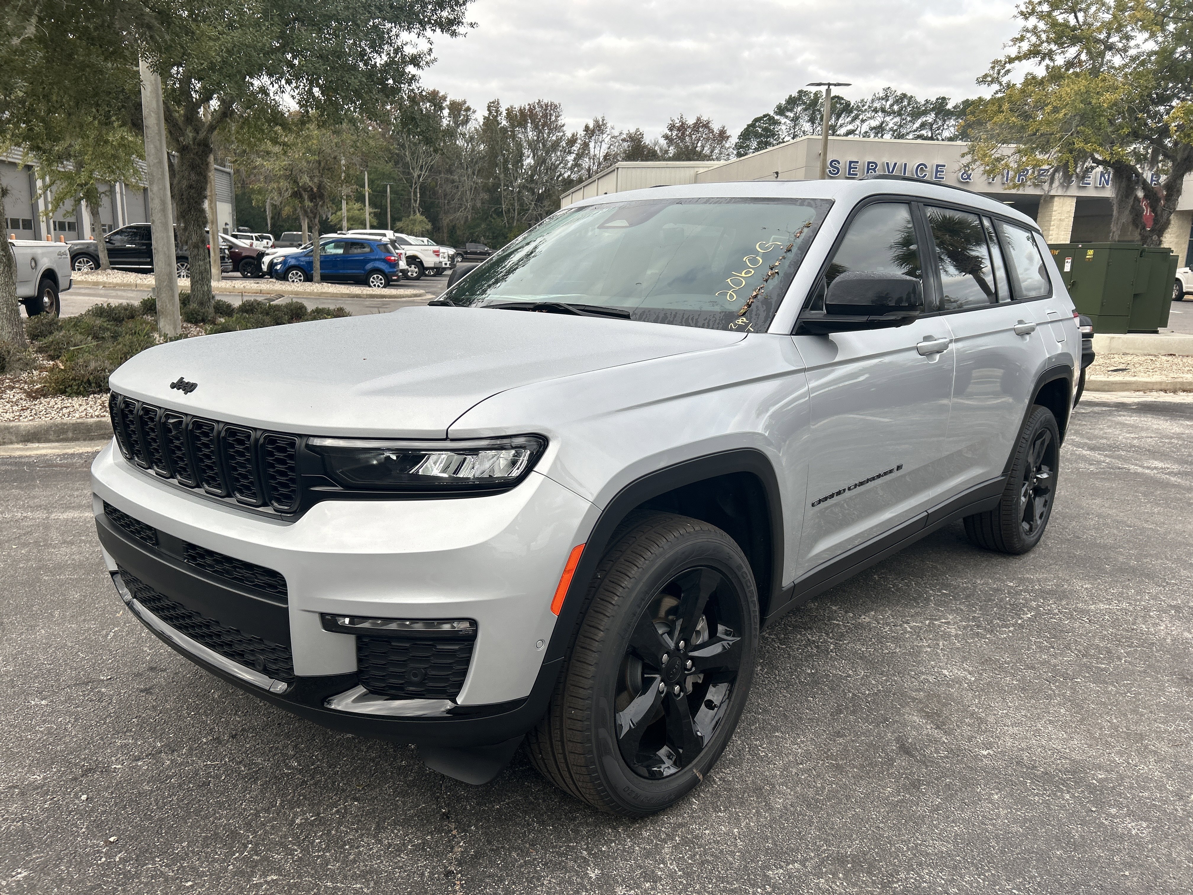 New 2025 Jeep Grand Cherokee L Limited w/ Luxury Tech Group II image 3