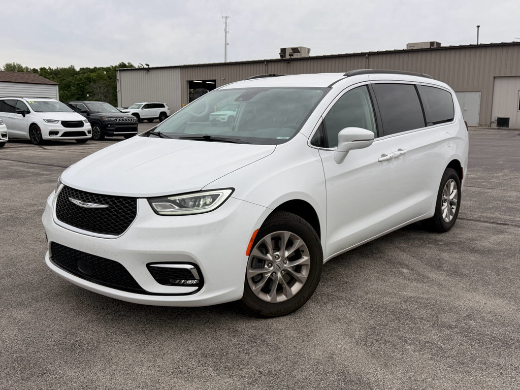 Used 2022 Chrysler Pacifica Touring-L