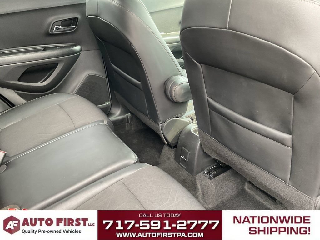 Used 2022 Chevrolet Trax LT w/ LT Convenience Package AWD/4WD image 14