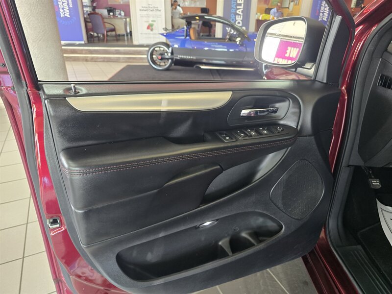 Used 2019 Dodge Grand Caravan GT FWD image 7