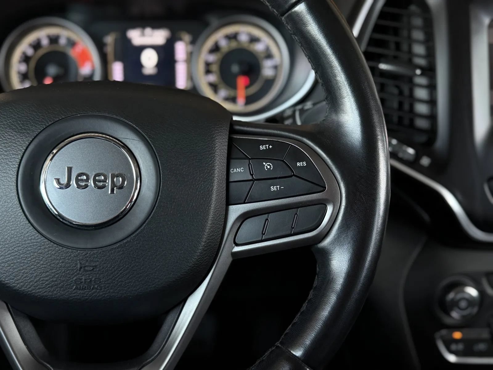 Used 2021 Jeep Cherokee Latitude Lux FWD image 23