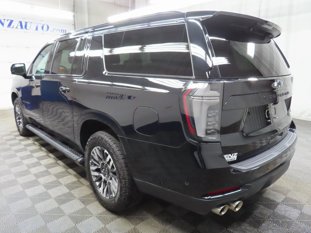 Used 2025 Chevrolet Suburban Z71 image 5