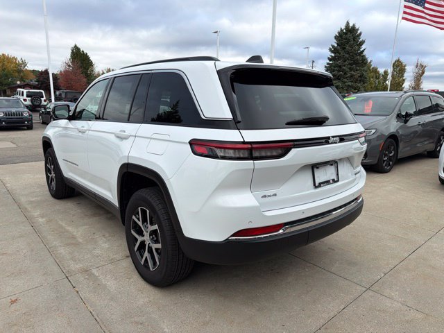 Certified 2025 Jeep Grand Cherokee Limited w/ Trailer Tow Package AWD/4WD image 4
