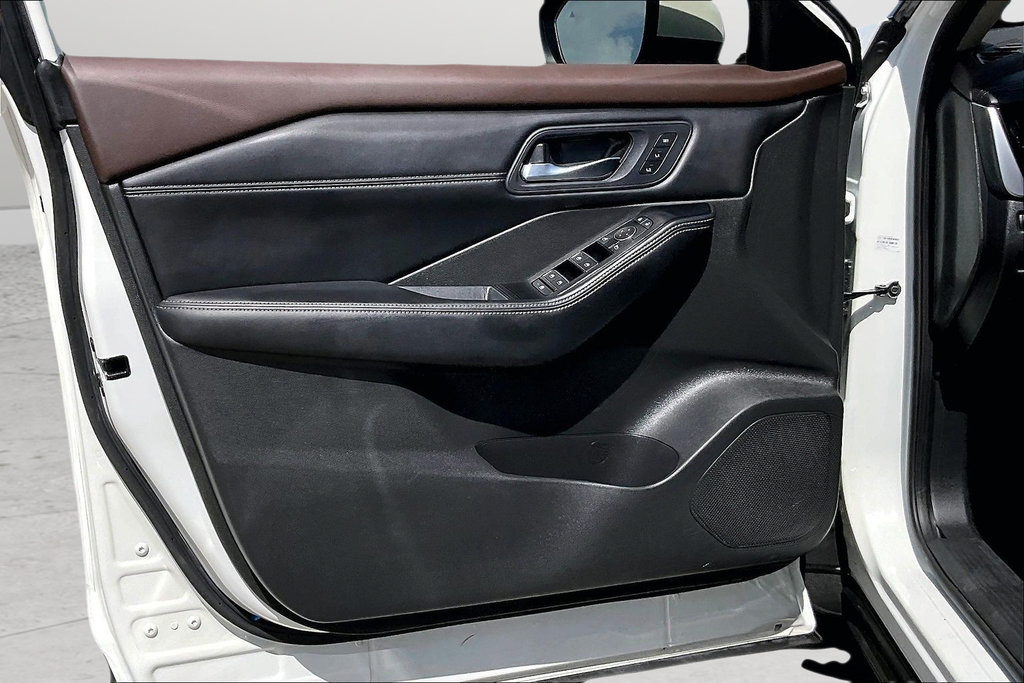 Used 2023 Nissan Rogue SL w/ SL Premium Package FWD image 16
