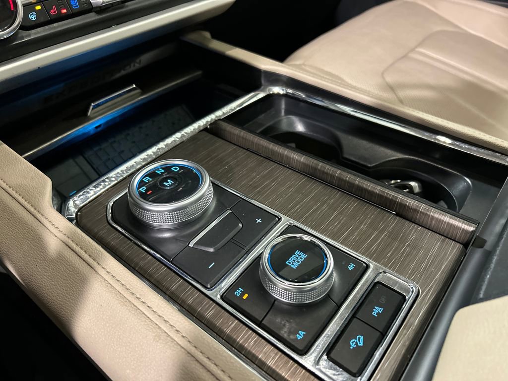 Used 2023 Ford Expedition Limited image 19