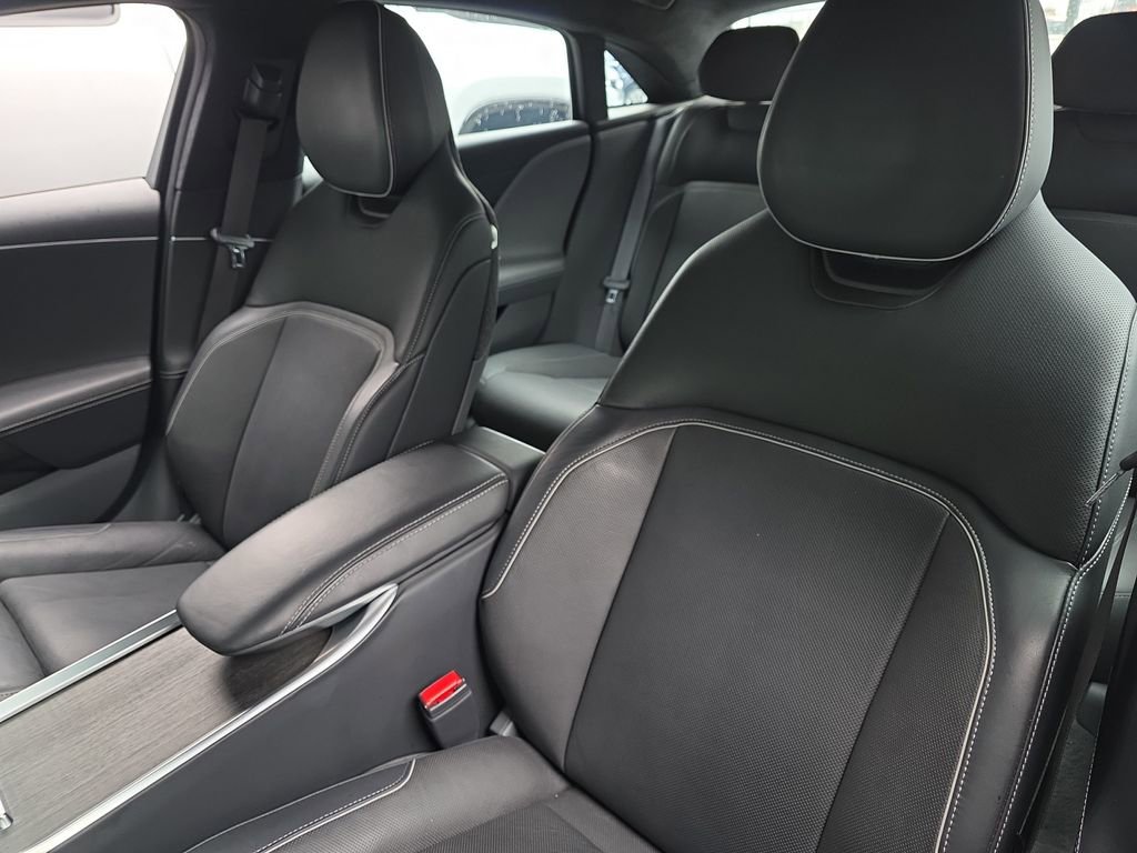 Used 2024 Lucid Air Touring image 23