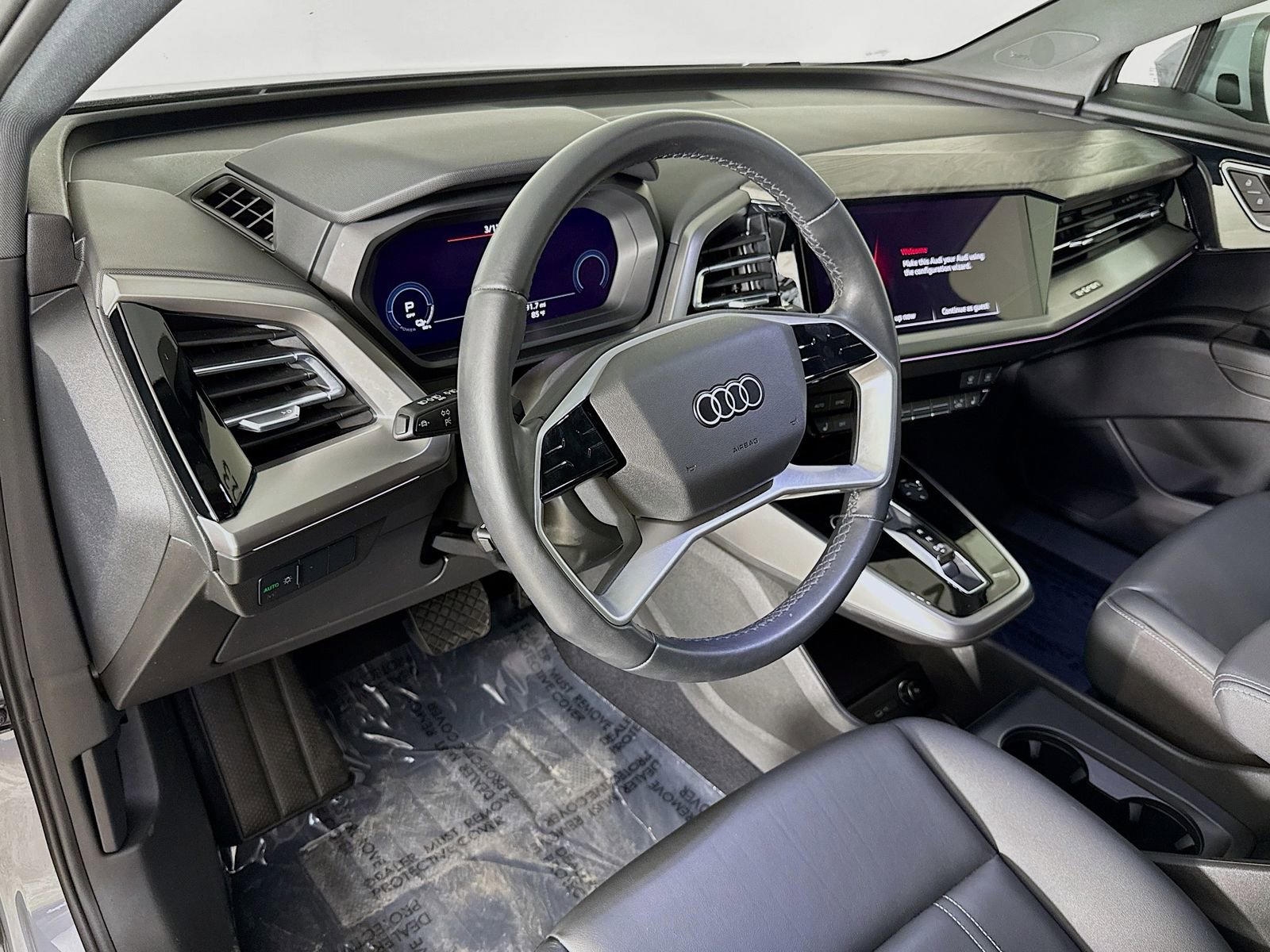 Used 2023 Audi Q4 e-tron Premium Plus w/ Premium Plus image 9