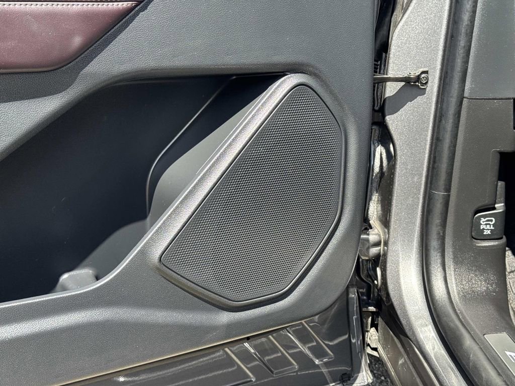 Certified 2025 Ford Explorer Platinum RWD image 19