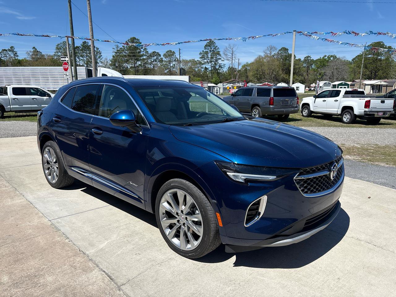 Used 2023 Buick Envision Avenir FWD image 3